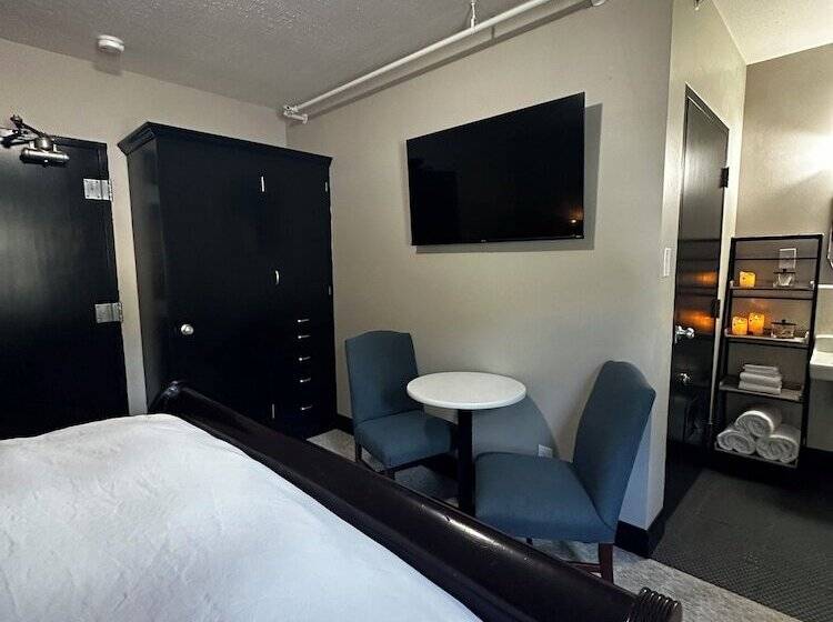 Отель Silverton Mountain Manor