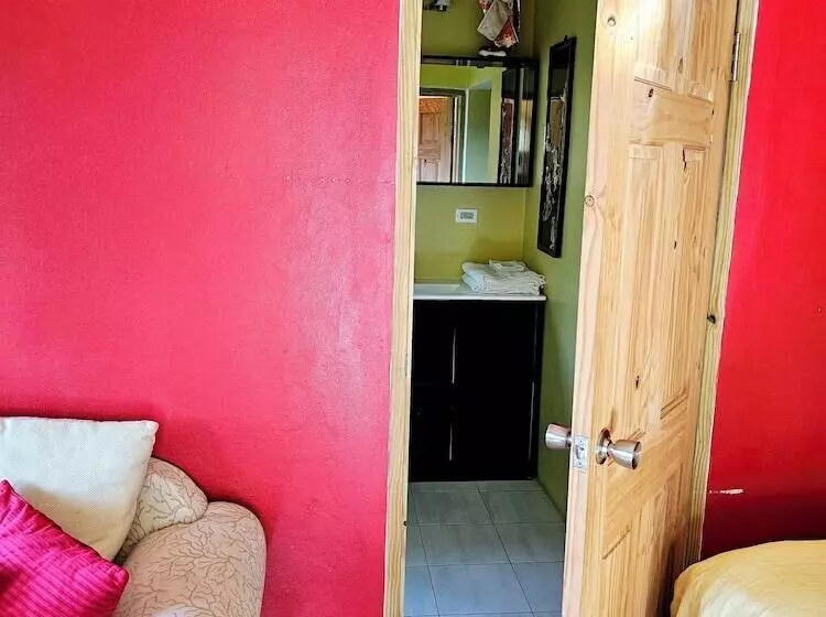 پانسیون Boston Bay