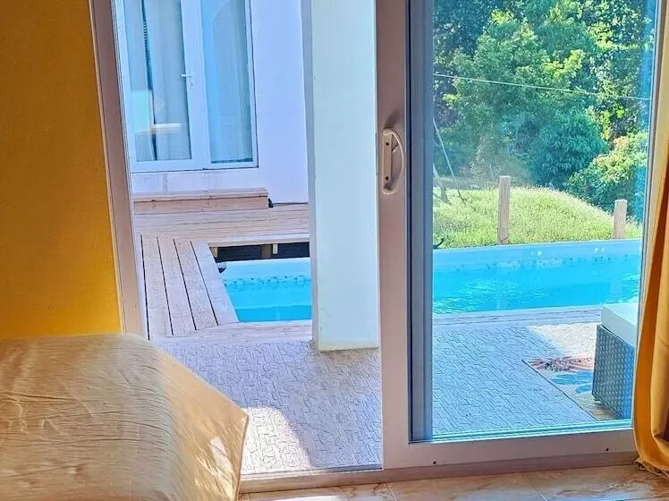 پانسیون Boston Bay