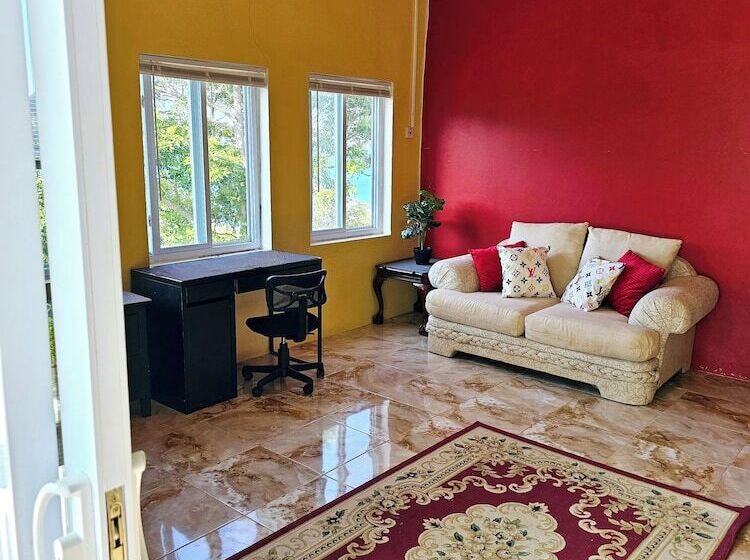 پانسیون Boston Bay