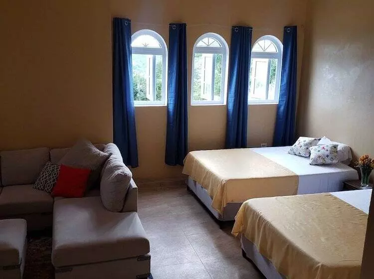 پانسیون Boston Bay