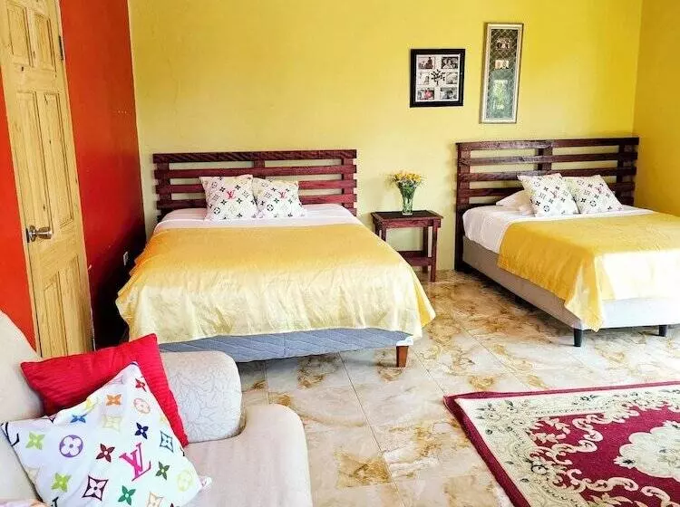 پانسیون Boston Bay