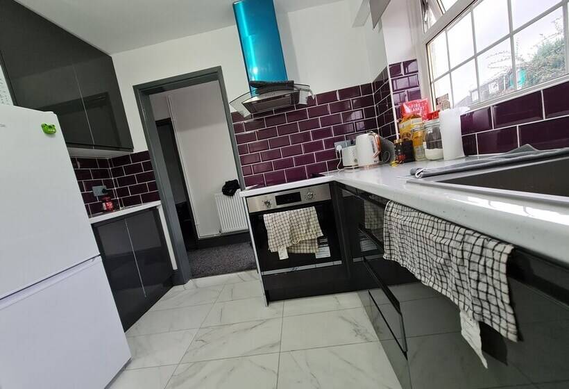 住所 2 Bed House Bungalow In Bristol