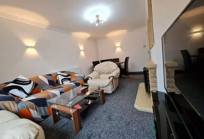 レジデンス 2 Bed House Bungalow In Bristol