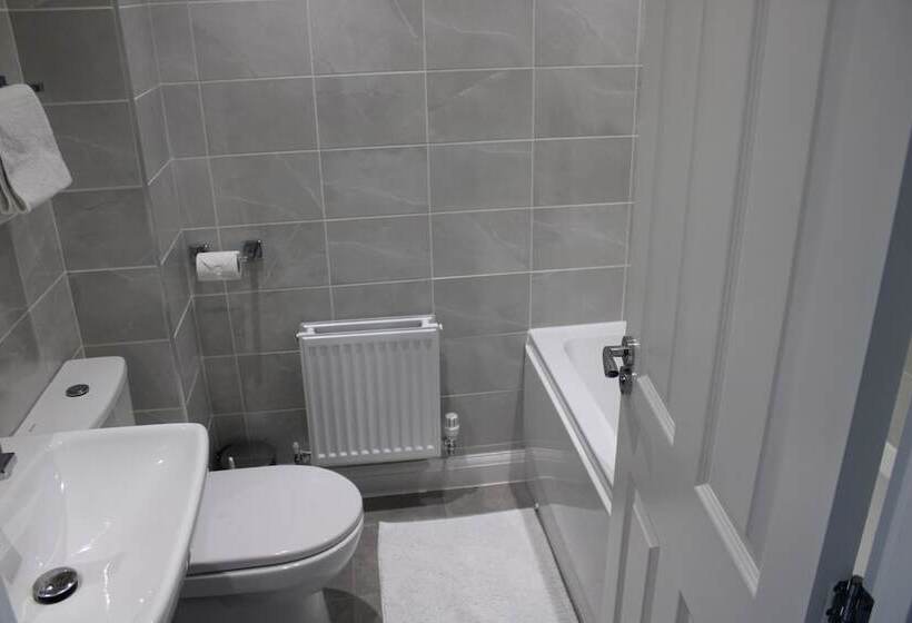 اقامتگاه Family Home 5 Bed House In Birmingham City Centre