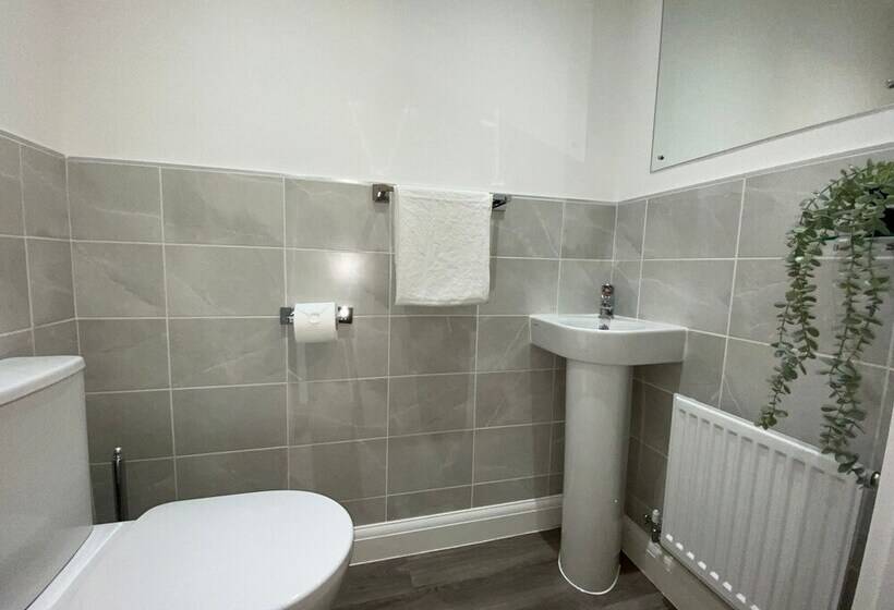 اقامتگاه Family Home 5 Bed House In Birmingham City Centre