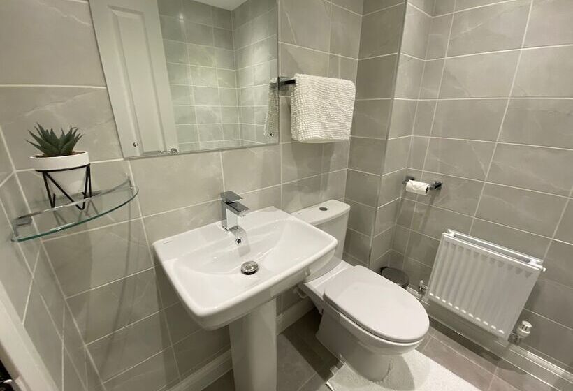 اقامتگاه Family Home 5 Bed House In Birmingham City Centre
