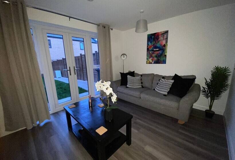 اقامتگاه Family Home 5 Bed House In Birmingham City Centre