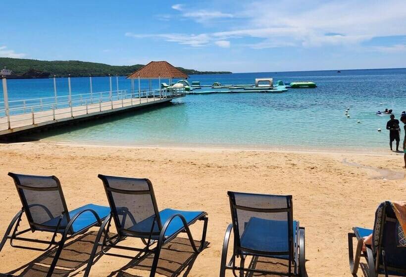 اقامتگاه Free Beach&pool Access  Vaes Luxury Escape