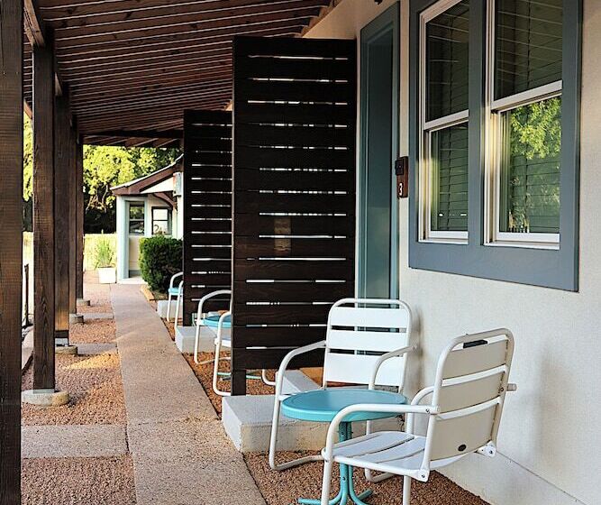 The Dixie Motel Brenham