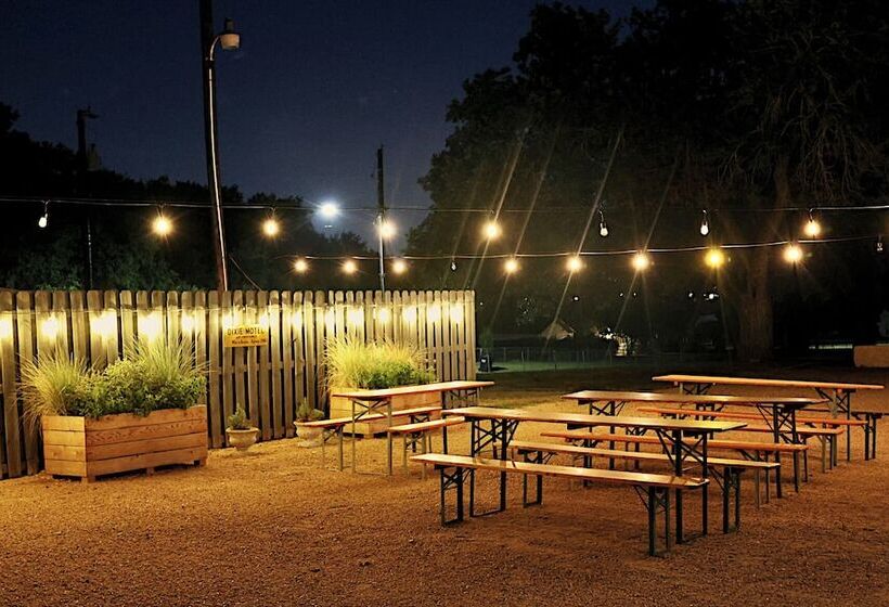 The Dixie Motel Brenham