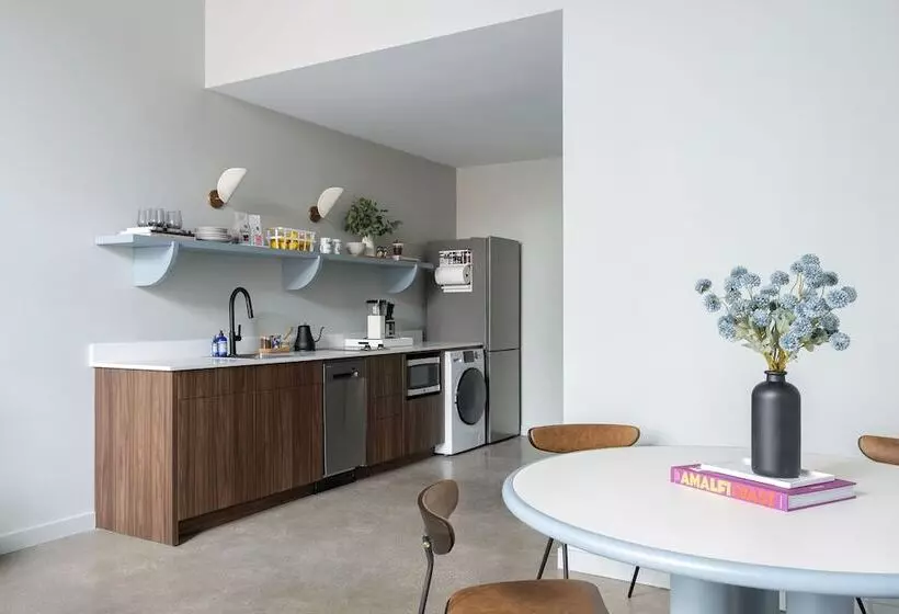 The Neighborhood Hotel Little Italy