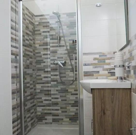 ベッドアンドブレックファースト Perla Suite