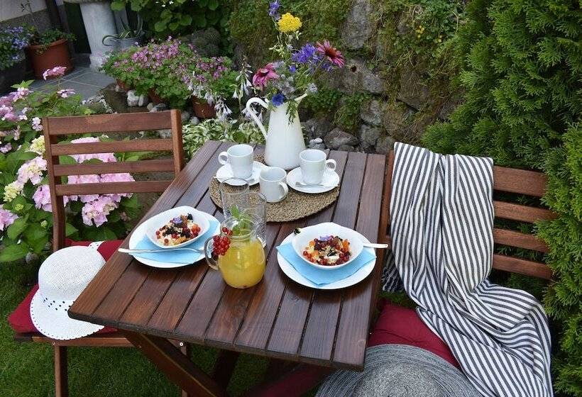 تختخواب و صبحانه Sobe Ravnik