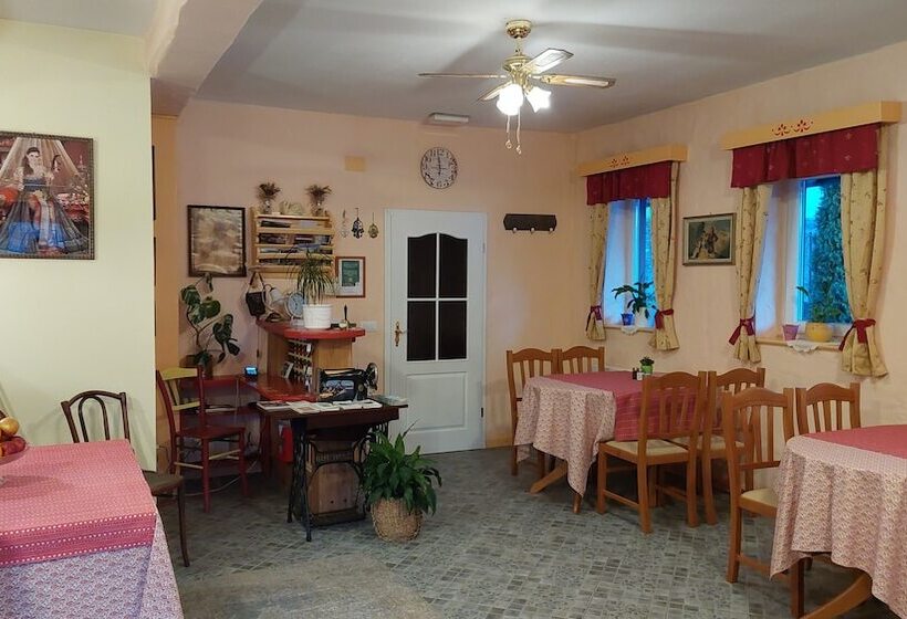 تختخواب و صبحانه Sobe Ravnik