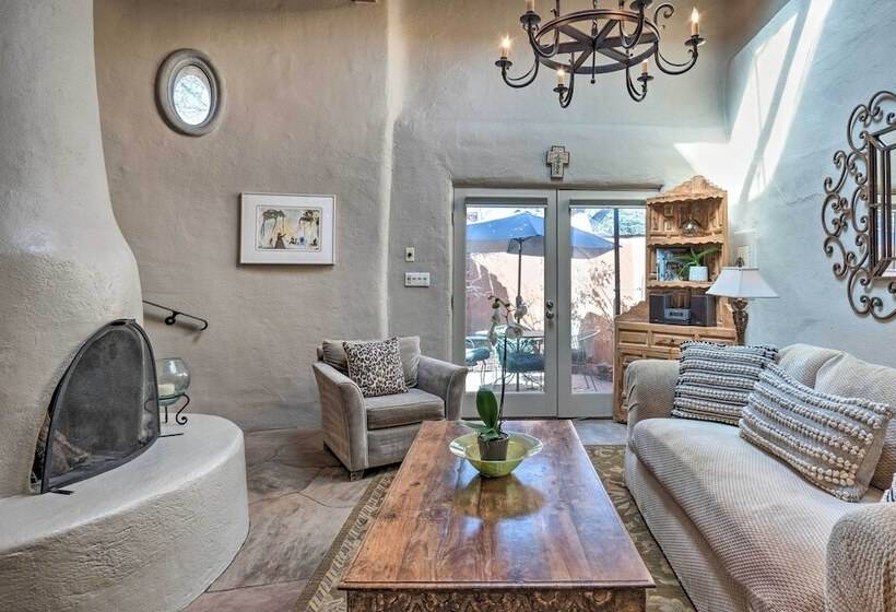 Chic Adobe Style Bungalow In Historic Santa Fe!