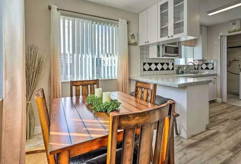 Gated Southern Miami Home: 22 Mi To Downtown!