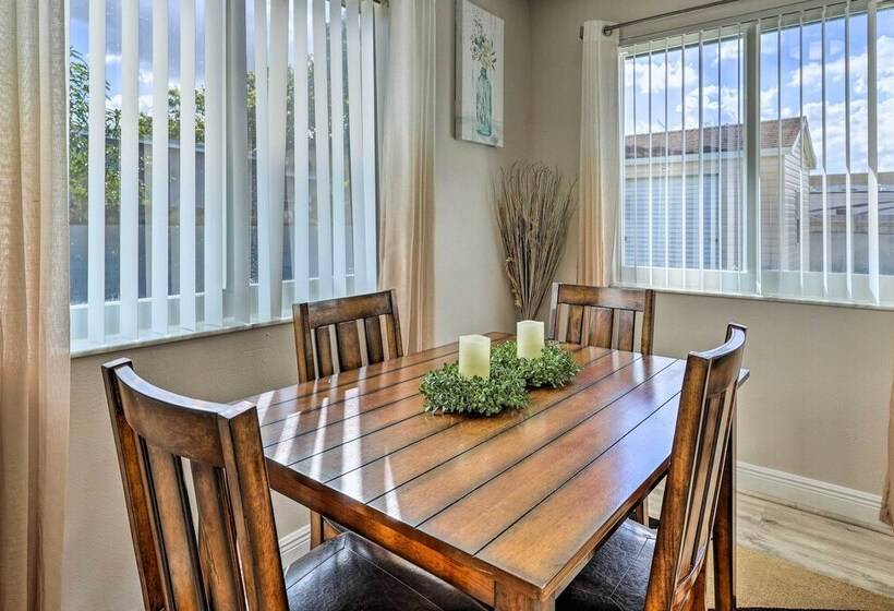 Gated Southern Miami Home: 22 Mi To Downtown!