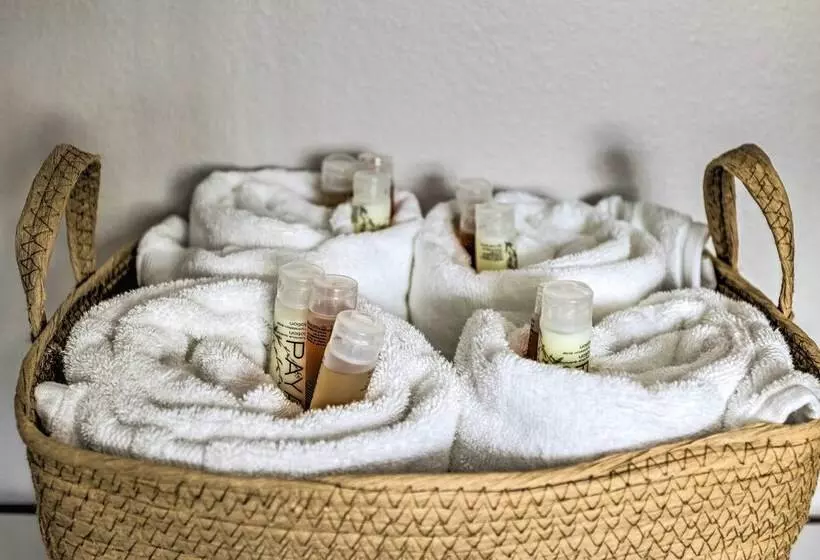 Gated Southern Miami Home: 22 Mi To Downtown!