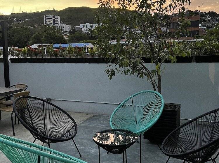 هتل 9.5 San Fernando