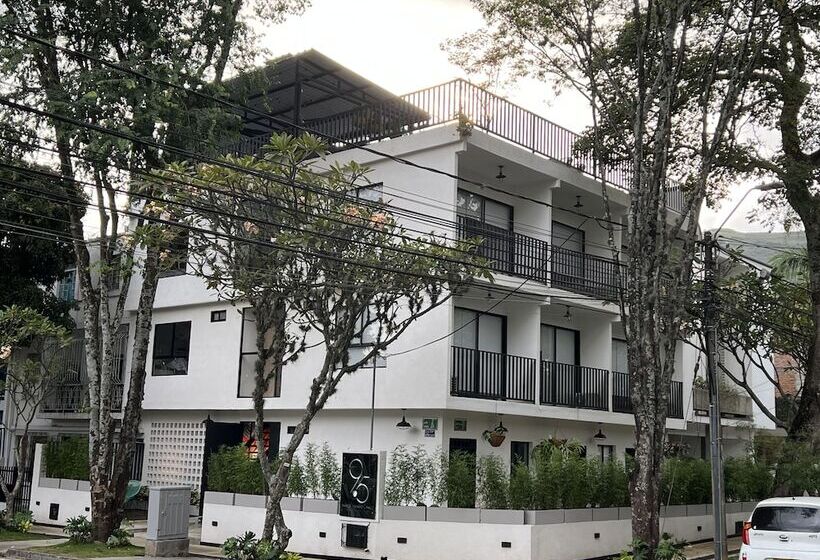 هتل 9.5 San Fernando