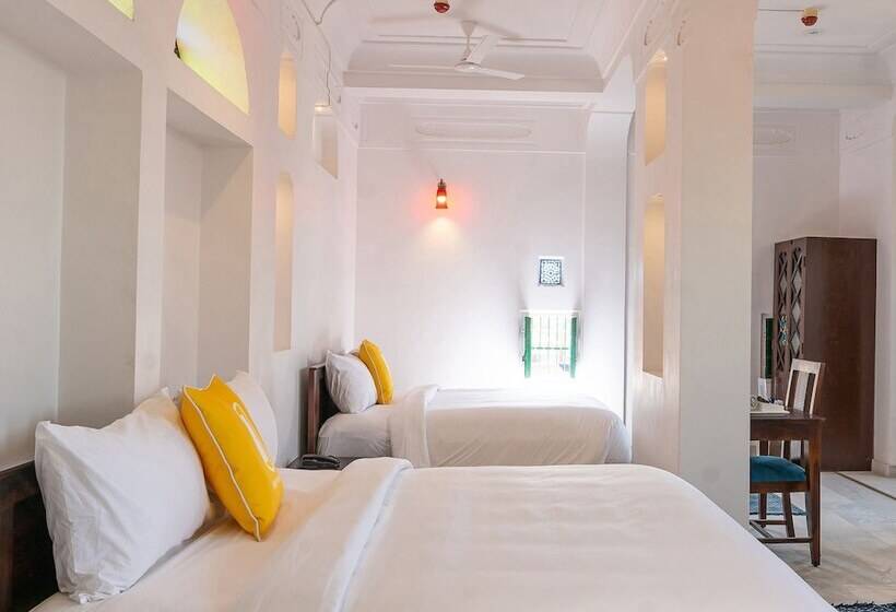 בית מלון כפרי Bloom Boutique | Chelon Haveli