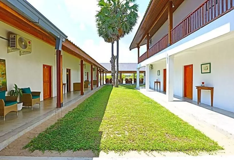 هتل Kay Jay Palms