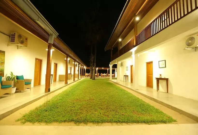 هتل Kay Jay Palms