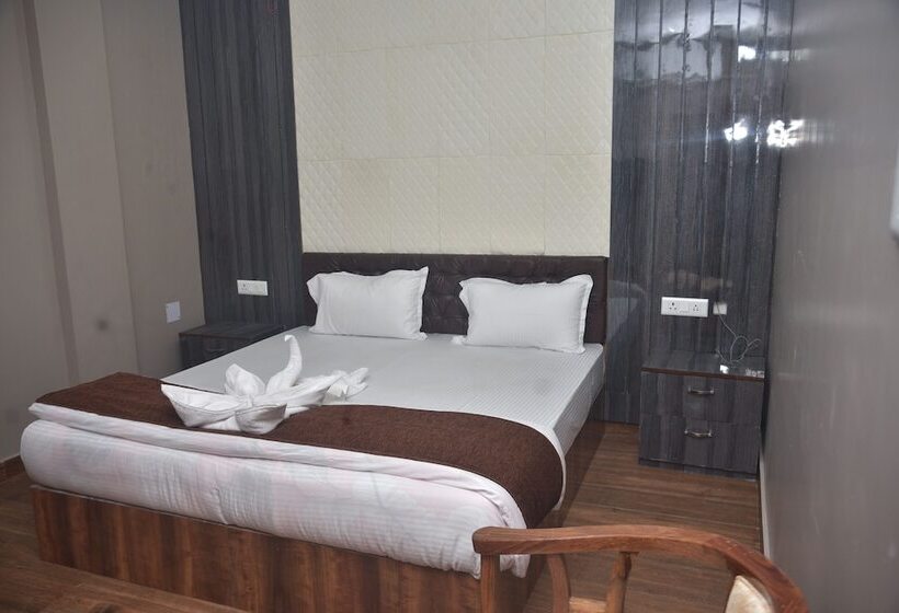 Hotel Maa International