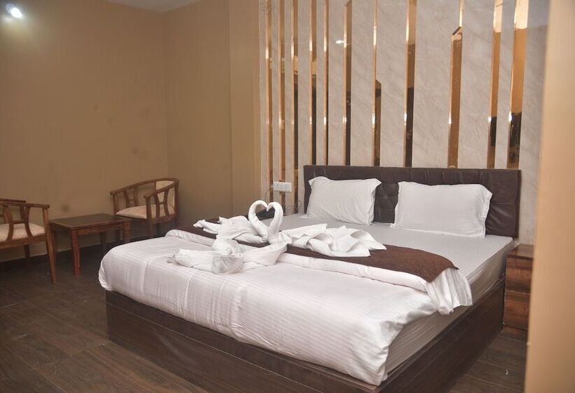 Hotel Maa International