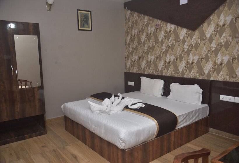 Hotel Maa International