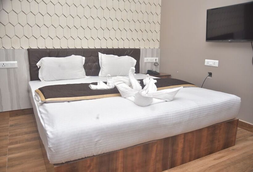 Hotel Maa International