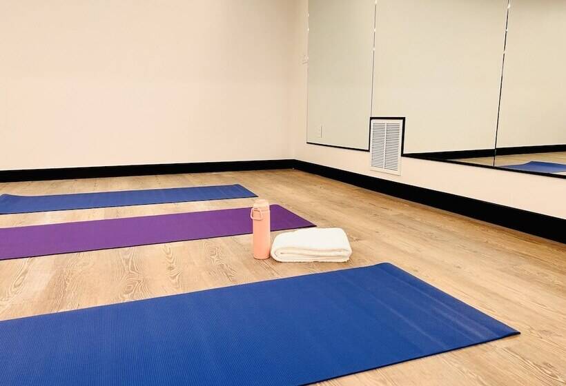 هتل Motif On Music Row