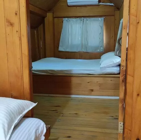 هتل روستایی Chargevillage