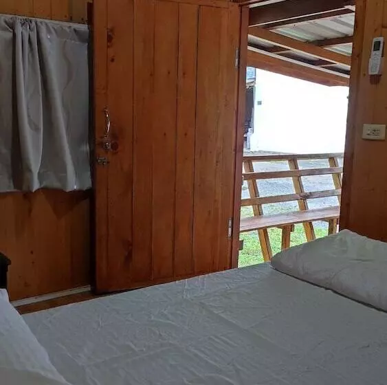 هتل روستایی Chargevillage