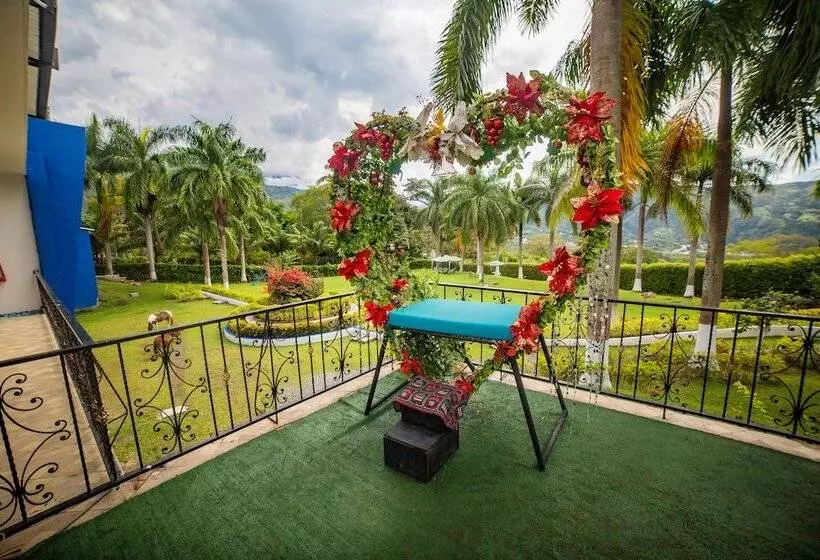 Hotelli Villa Alicia