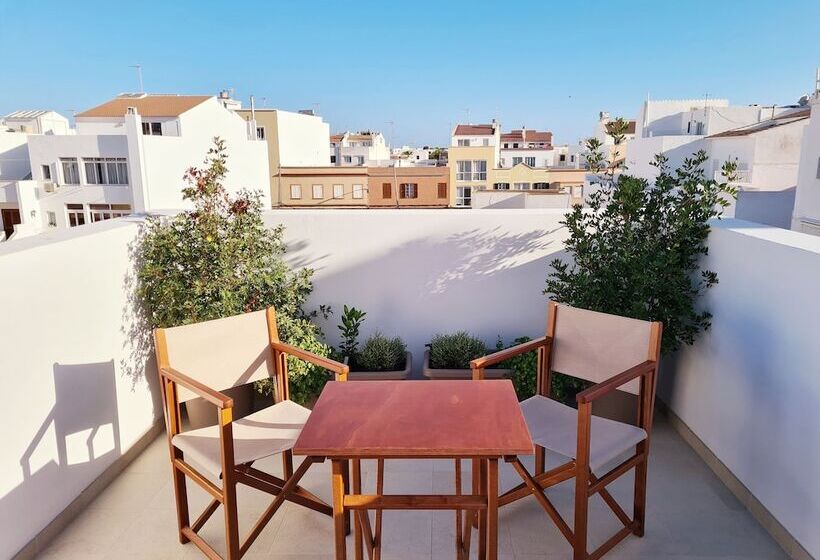 هتل Waki Conscious