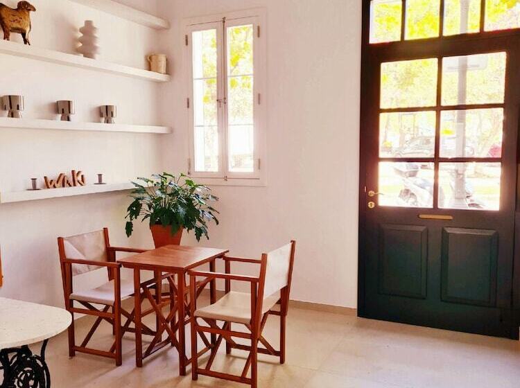 هتل Waki Conscious