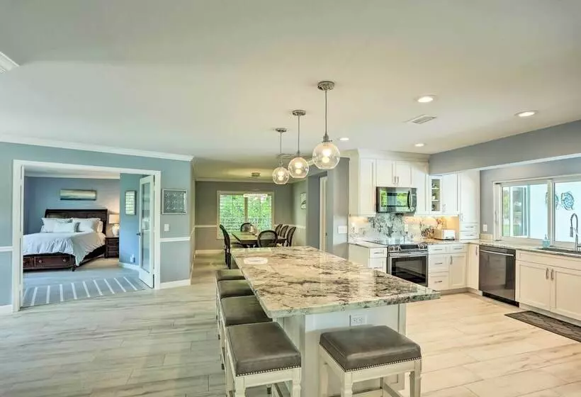 Jupiter Home W/ Private Pool & Putting Green!