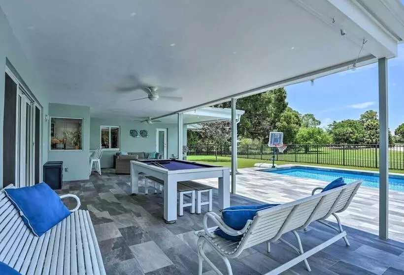Jupiter Home W/ Private Pool & Putting Green!