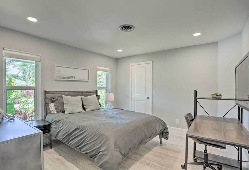 Jupiter Home W/ Private Pool & Putting Green!