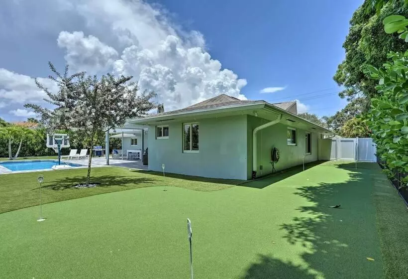 Jupiter Home W/ Private Pool & Putting Green!