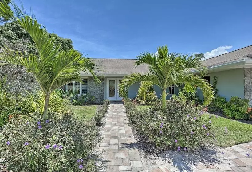 Jupiter Home W/ Private Pool & Putting Green!