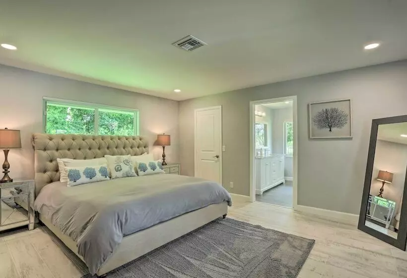 Jupiter Home W/ Private Pool & Putting Green!