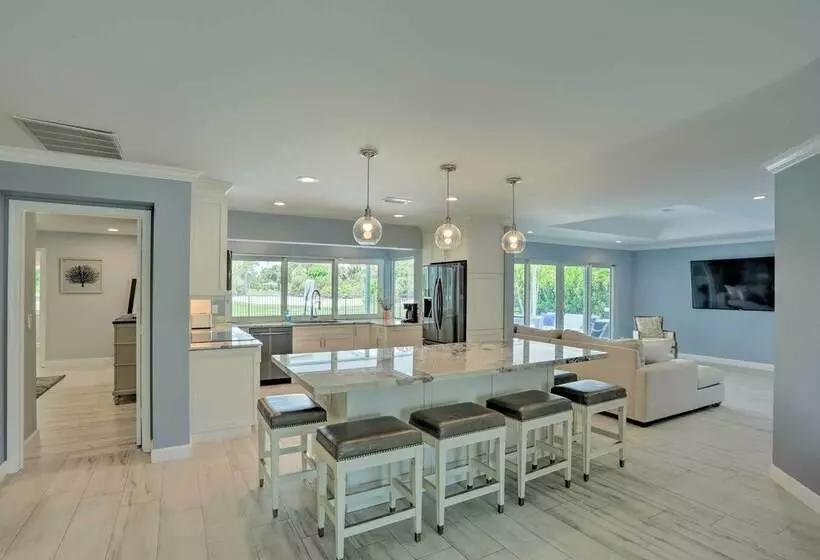 Jupiter Home W/ Private Pool & Putting Green!