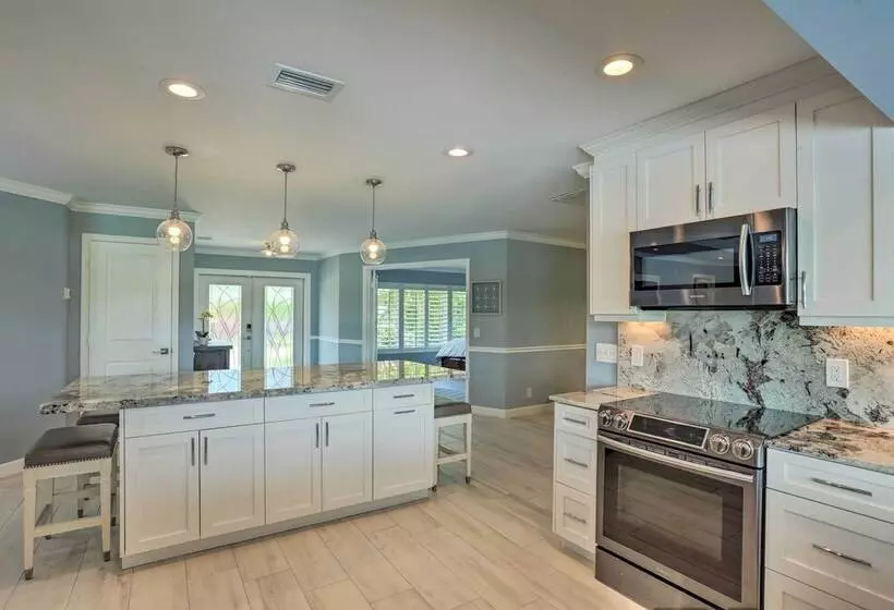 Jupiter Home W/ Private Pool & Putting Green!