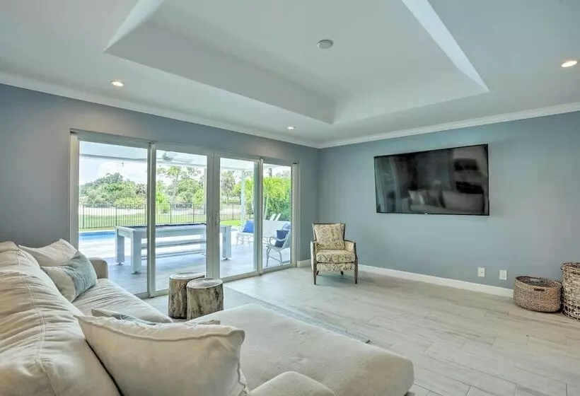 Jupiter Home W/ Private Pool & Putting Green!