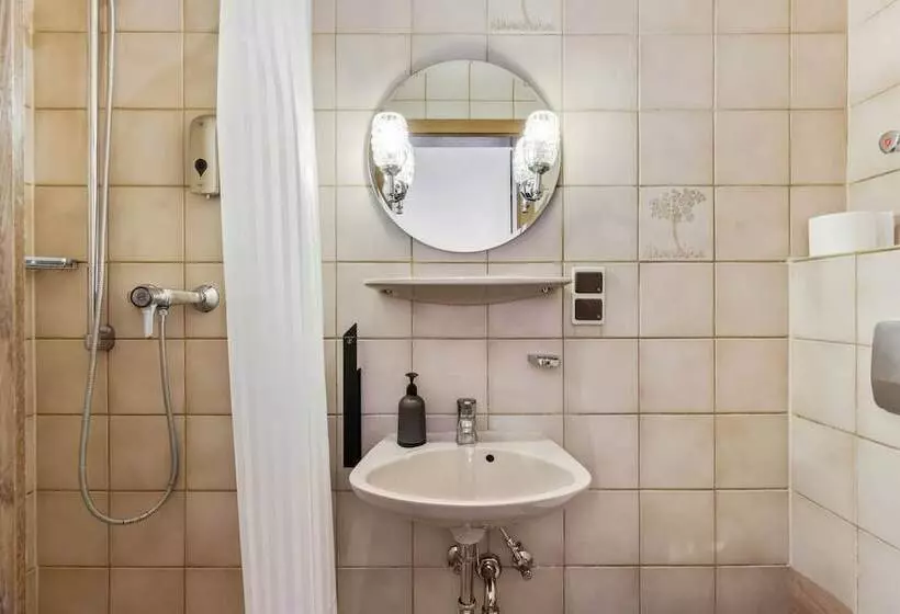 Majatalo Family And Friends Hassloch