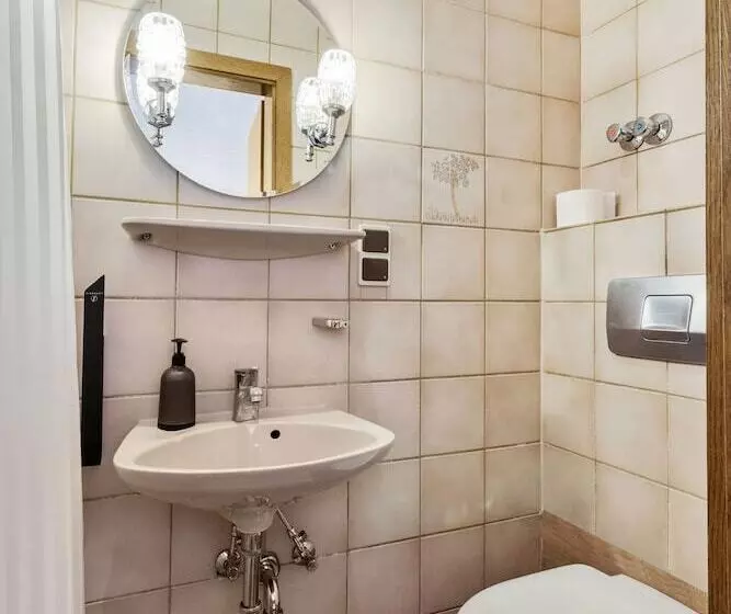 Majatalo Family And Friends Hassloch