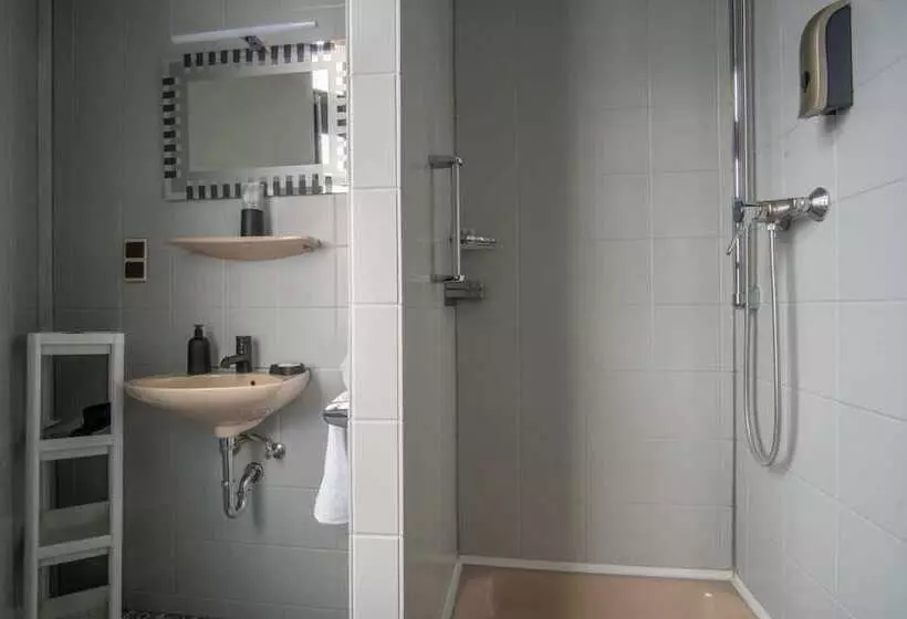 Majatalo Family And Friends Hassloch